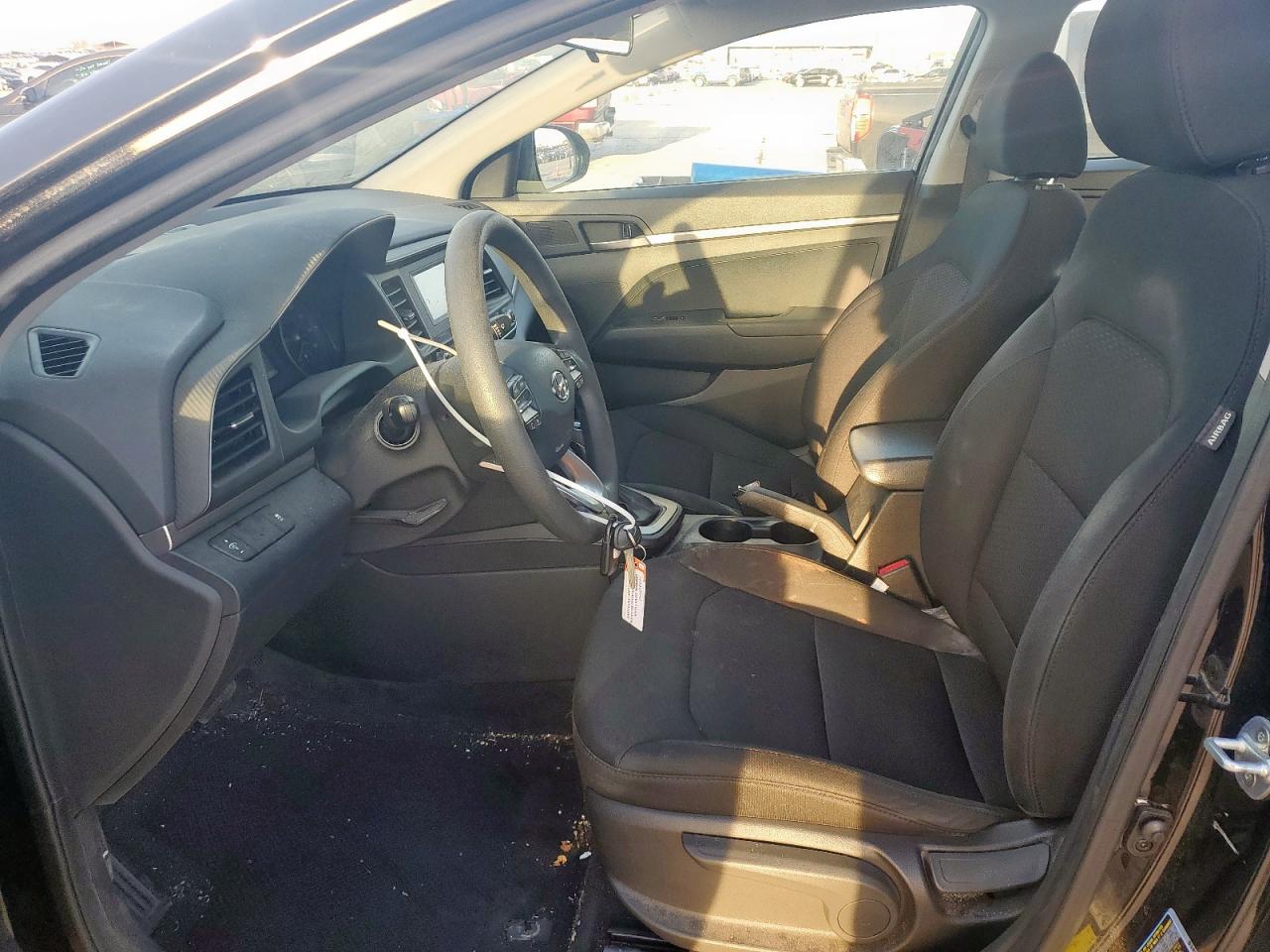 2019 Hyundai Elantra - Image 7