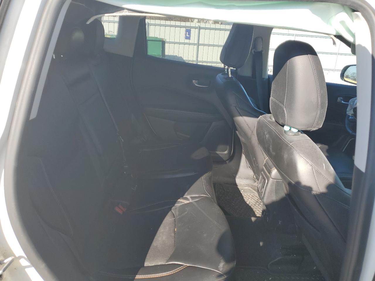 2018 Jeep Compass - Image 11