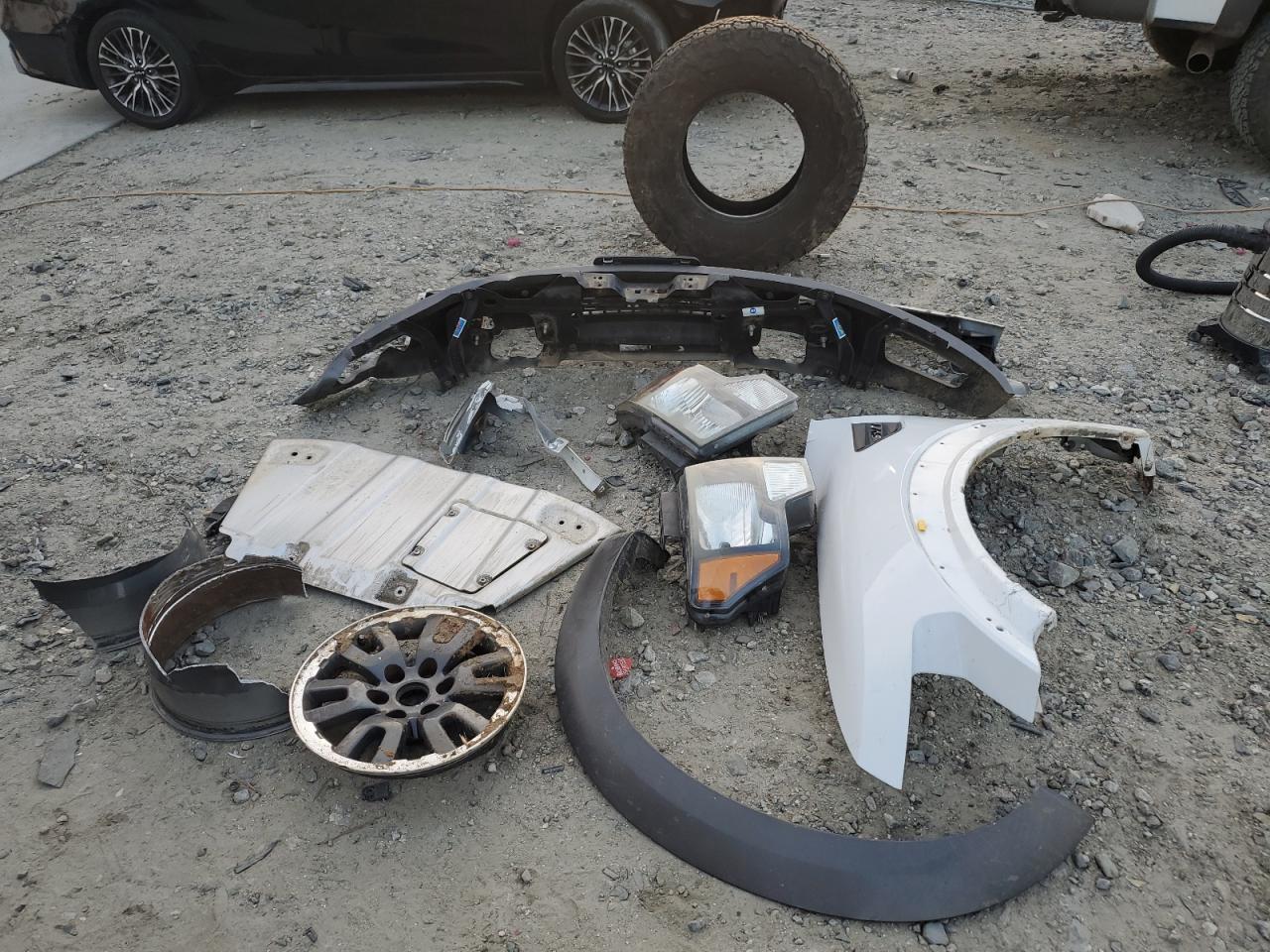 2010 Ford F-150 - Image 12