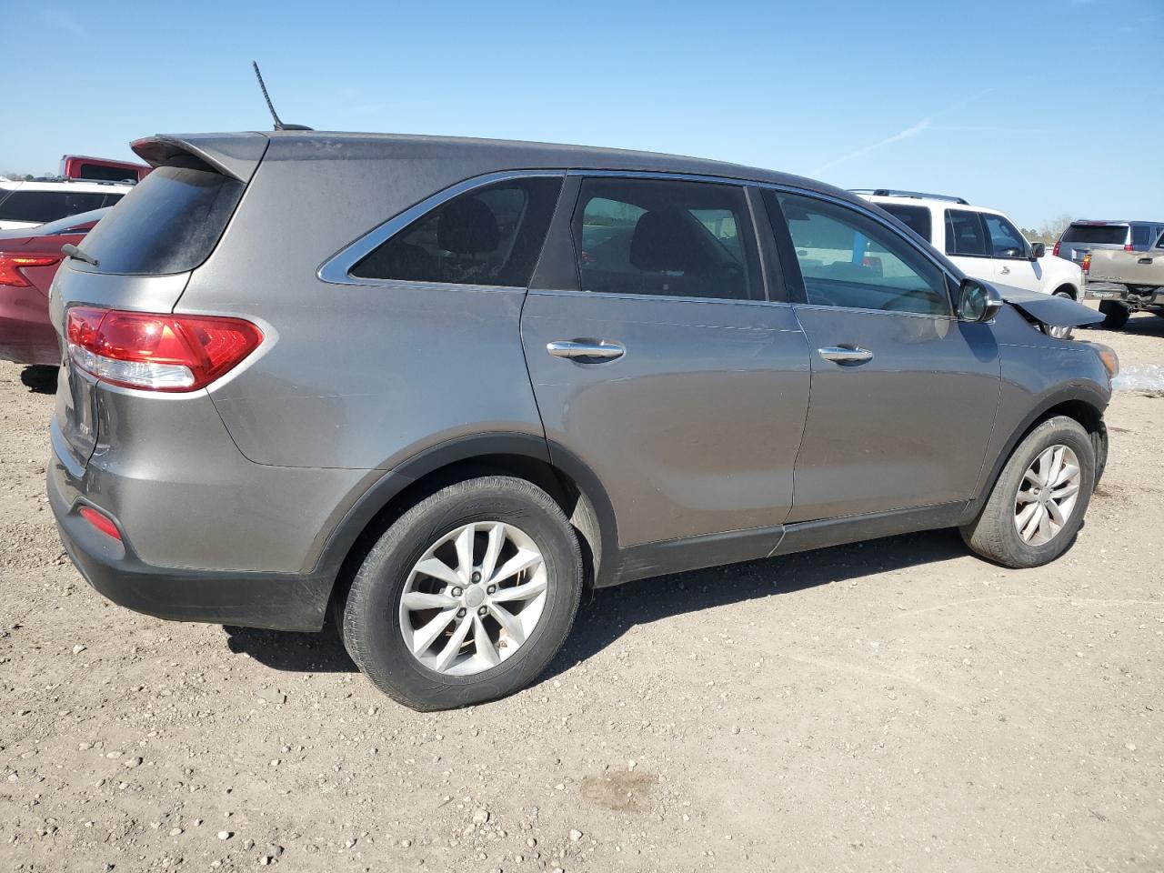 2016 Kia Sorento - Image 3