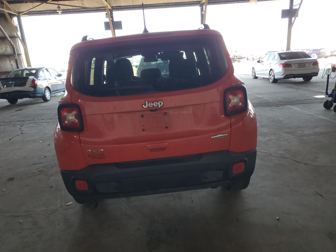 2018 Jeep Renegade - Image 6