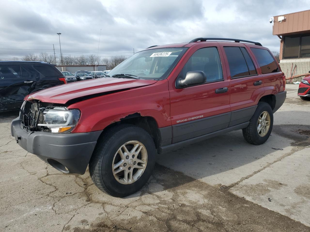 2004 Jeep Grand Cherokee Laredo for Sale in Fort Wayne, IN - Front End