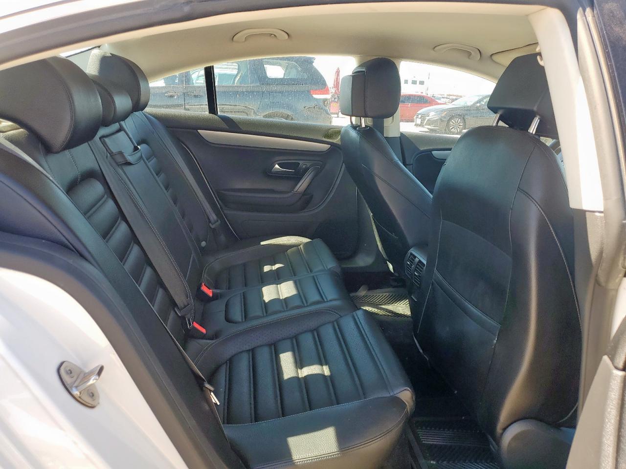 2014 Volkswagen Passat CC - Image 10