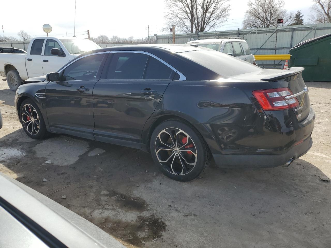 2015 Ford Taurus - Image 2