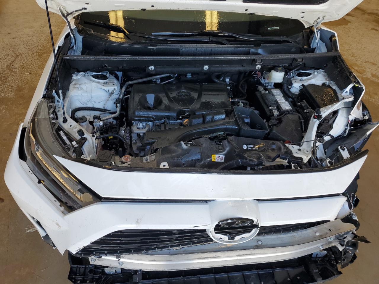 2023 Toyota RAV 4 - Image 12
