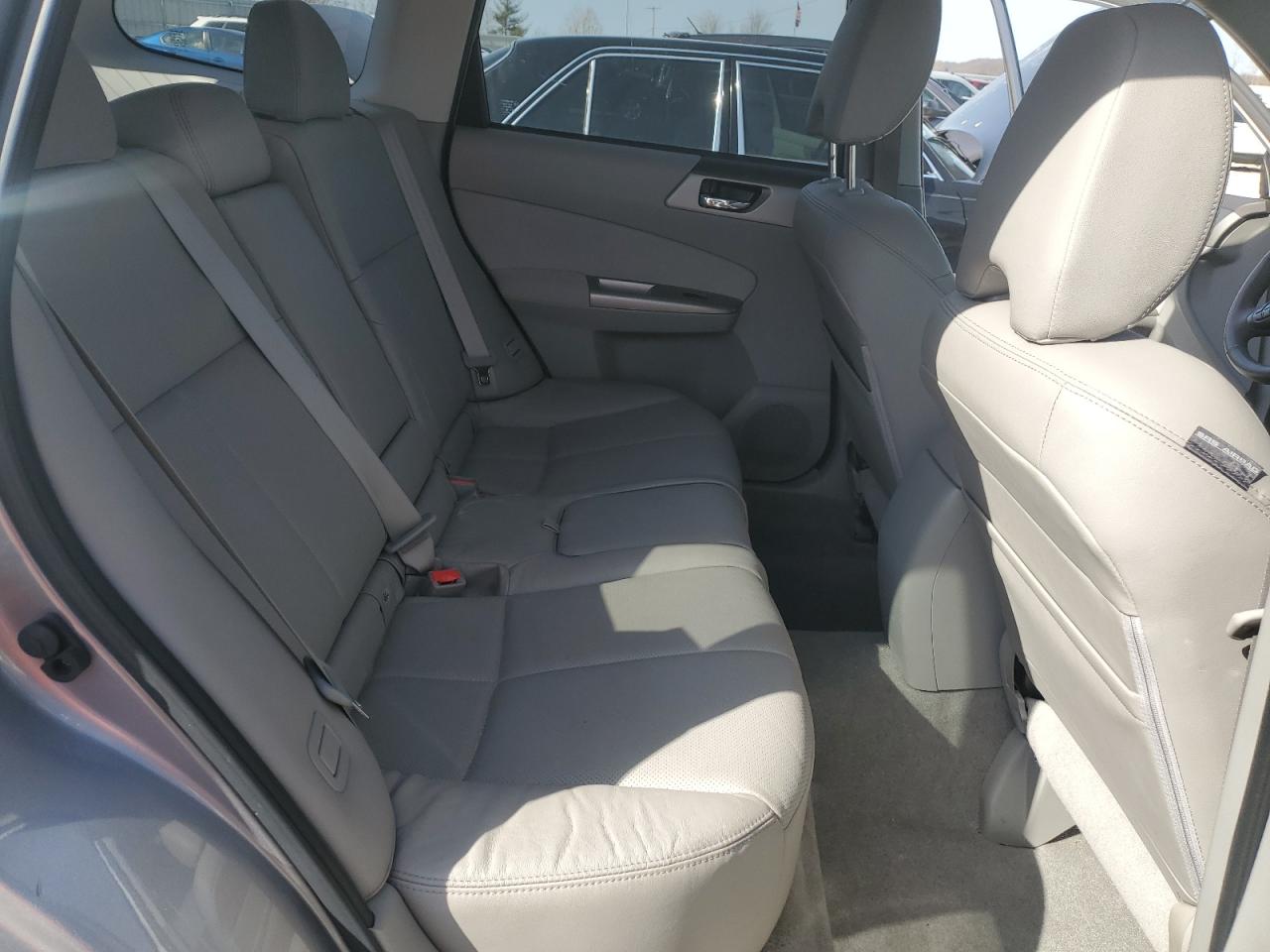 2010 Subaru Forester - Image 11