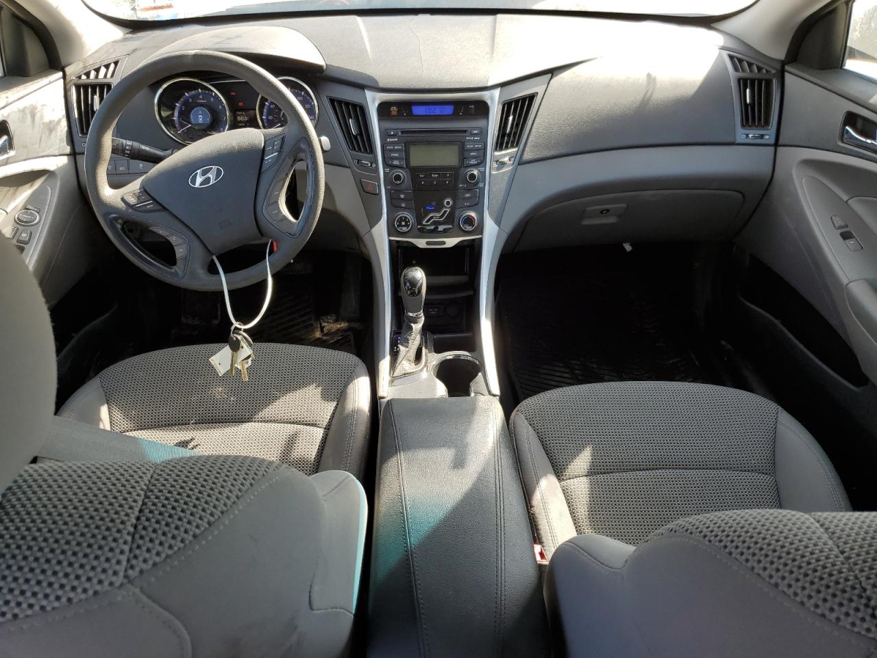2012 Hyundai Sonata - Image 8