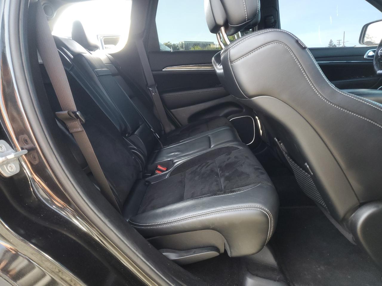 2014 Jeep Grand Cherokee - Image 11