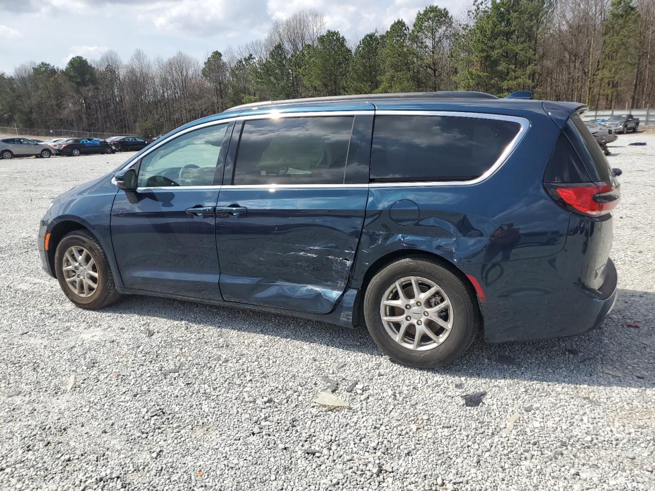 2022 Chrysler Pacifica - Image 2