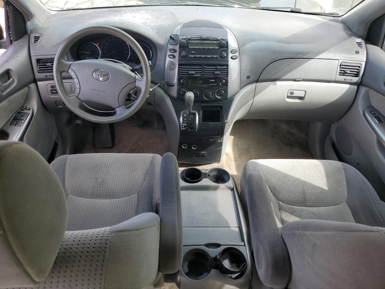 2009 Toyota Sienna - Image 8