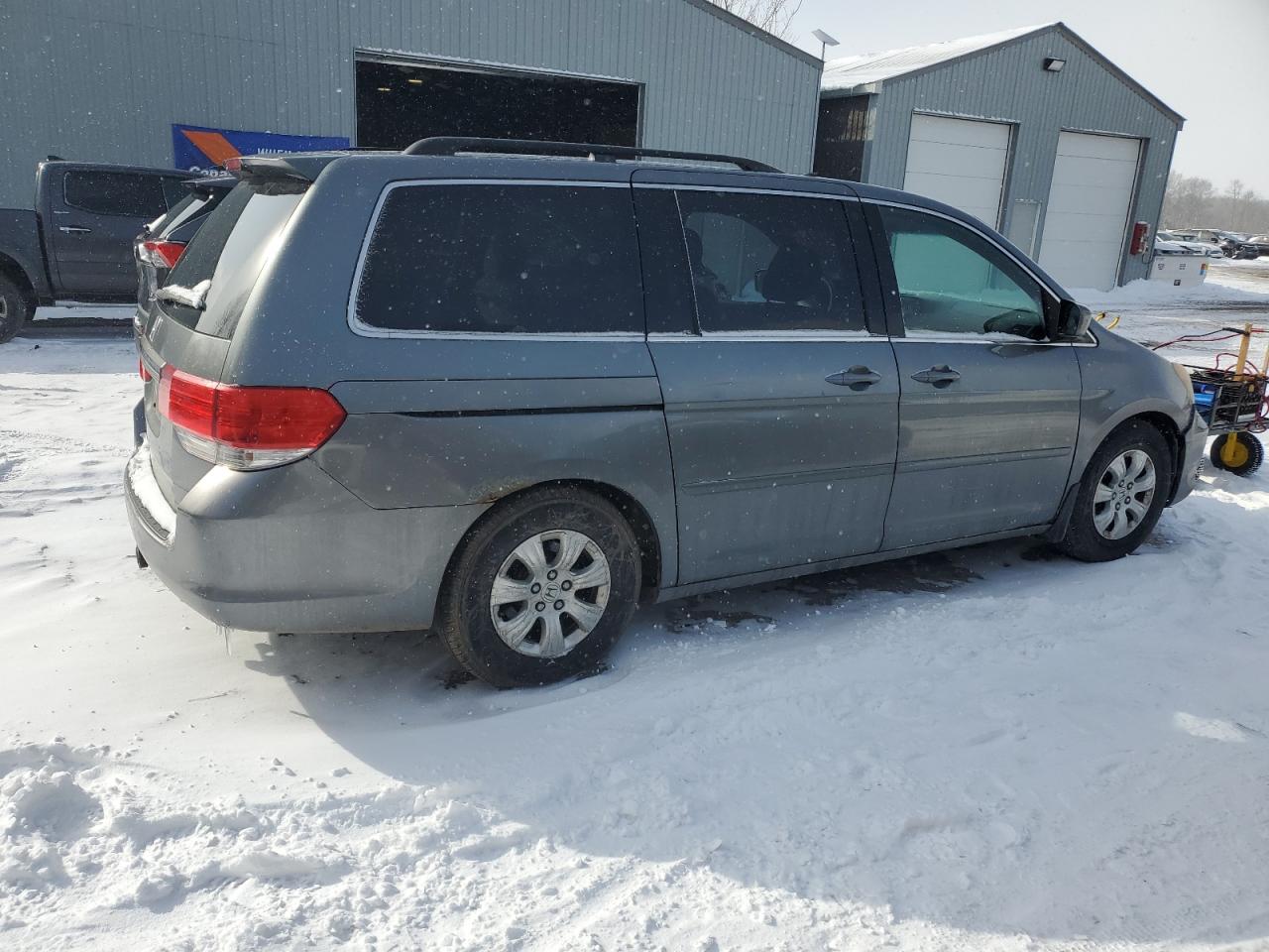 2009 Honda Odyssey - Image 3