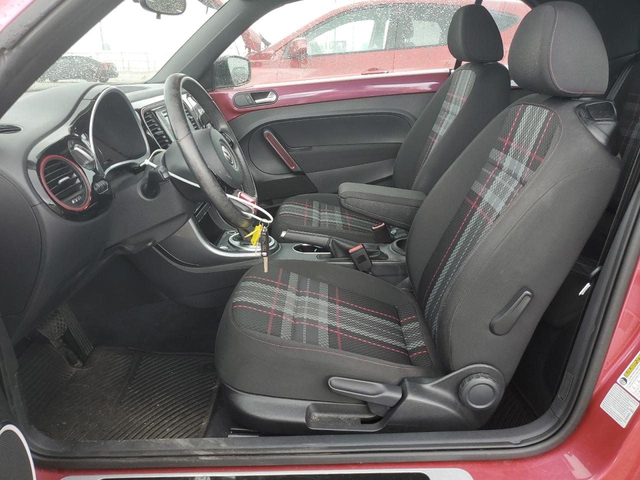 2017 Volkswagen Beetle - Image 7