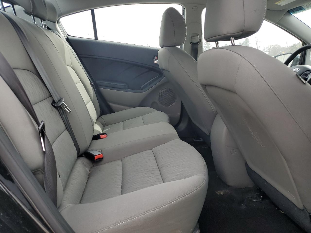 2016 Kia Forte - Image 10