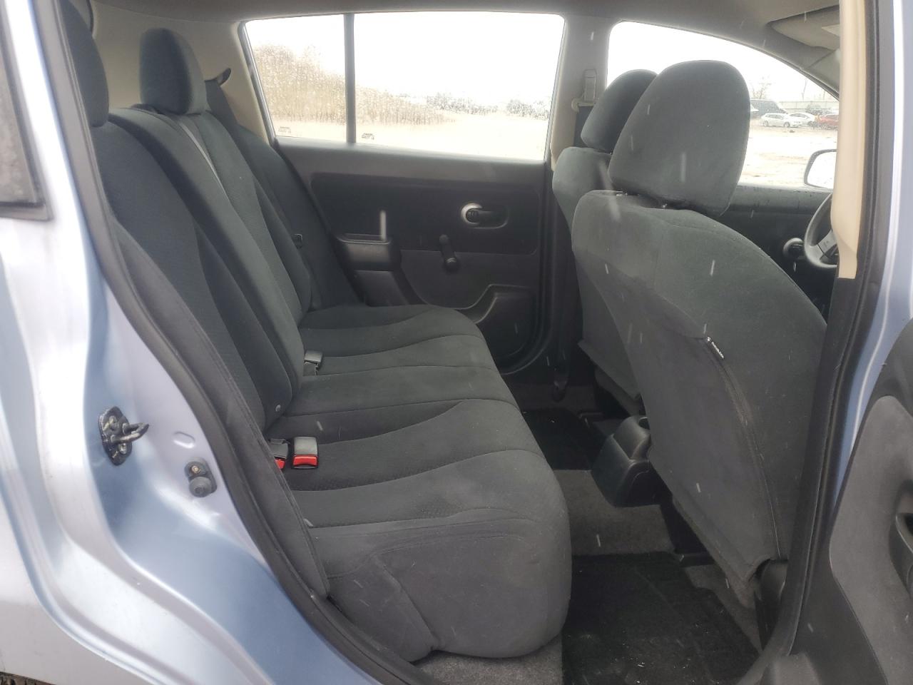 2011 Nissan Versa - Image 10