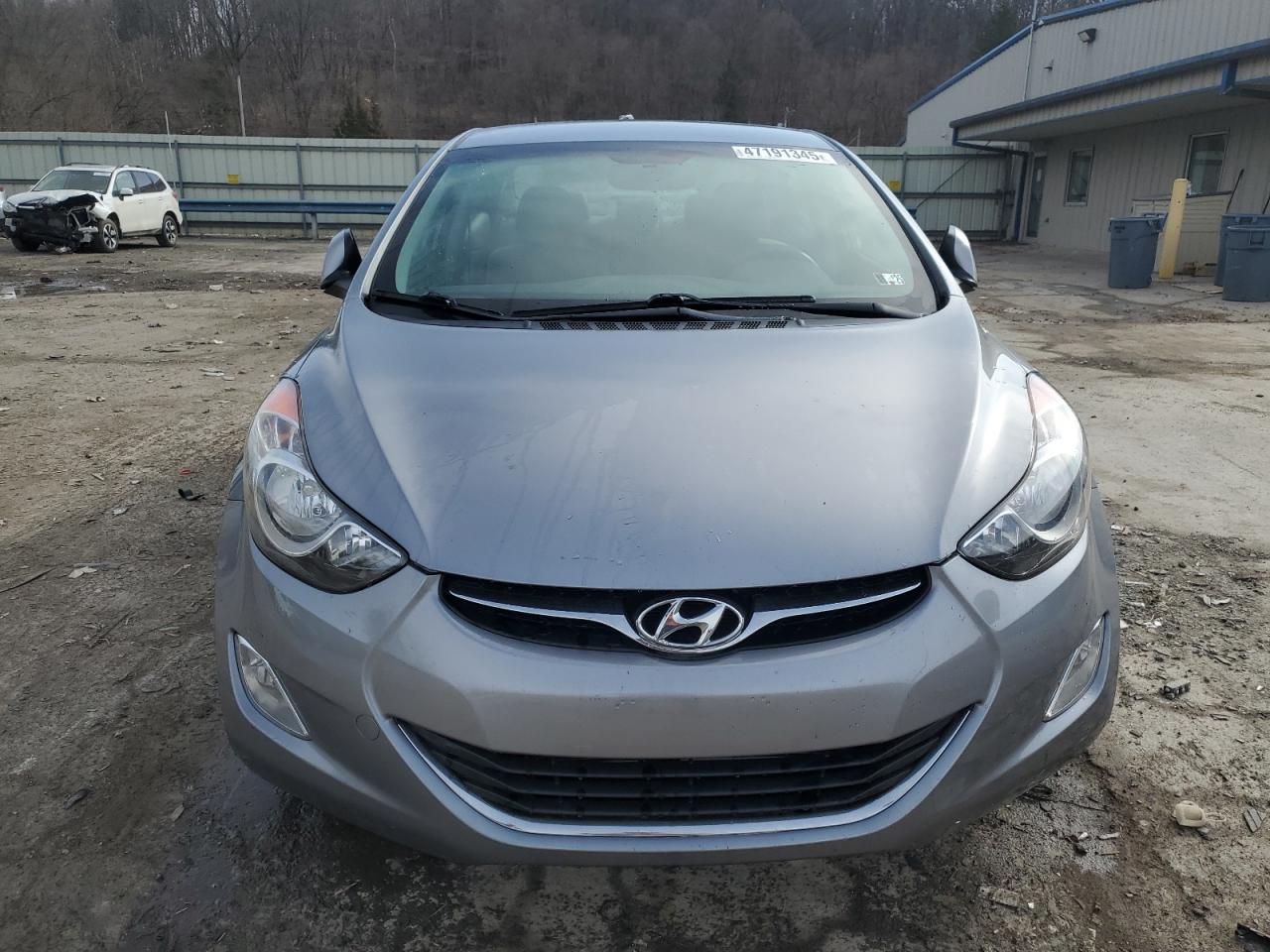 2013 Hyundai Elantra - Image 5
