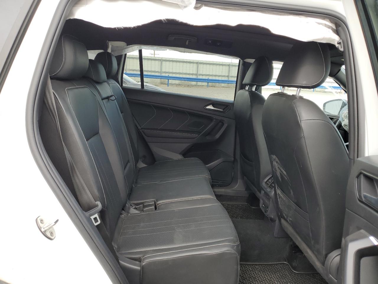 2023 Volkswagen Tiguan - Image 11