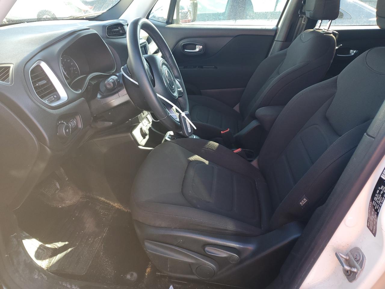 2018 Jeep Renegade - Image 7