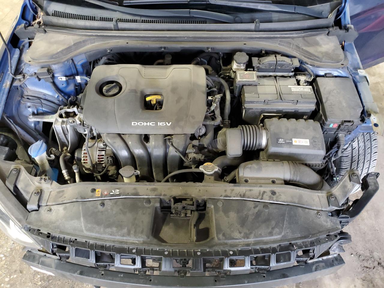 2017 Hyundai Elantra - Image 11