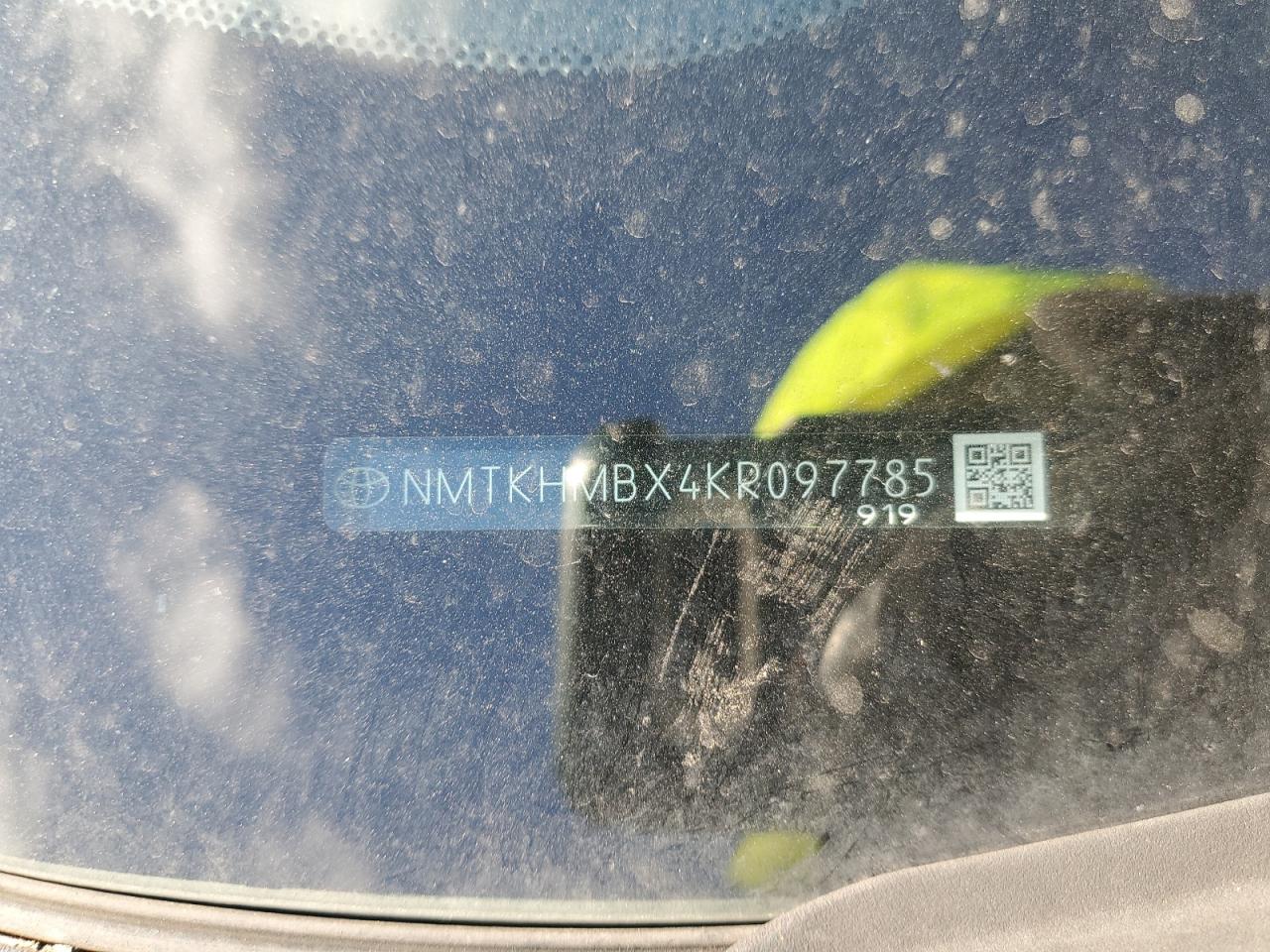 2019 Toyota C-HR - Image 14