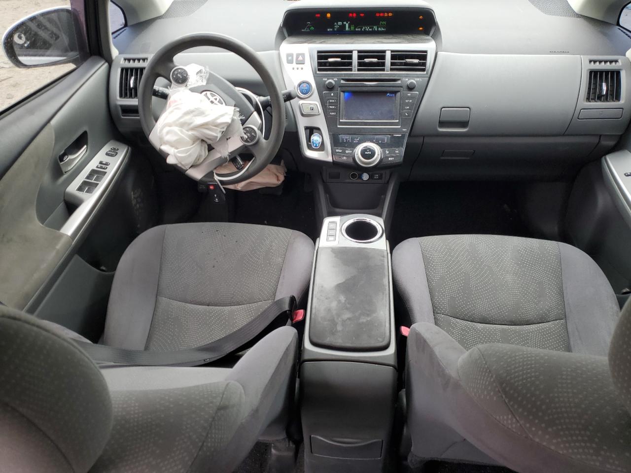 2014 Toyota Prius - Image 8
