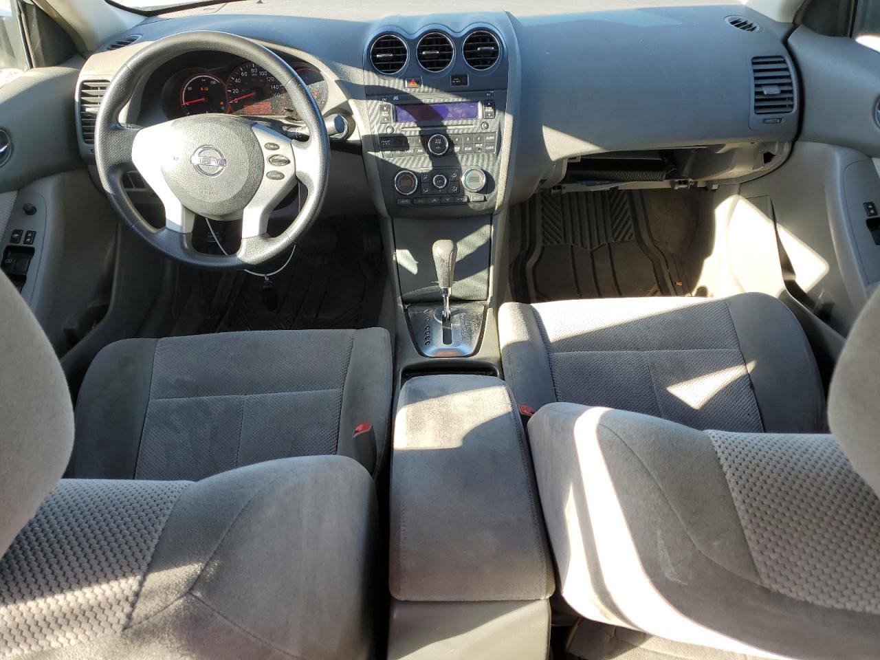 2009 Nissan Altima - Image 8
