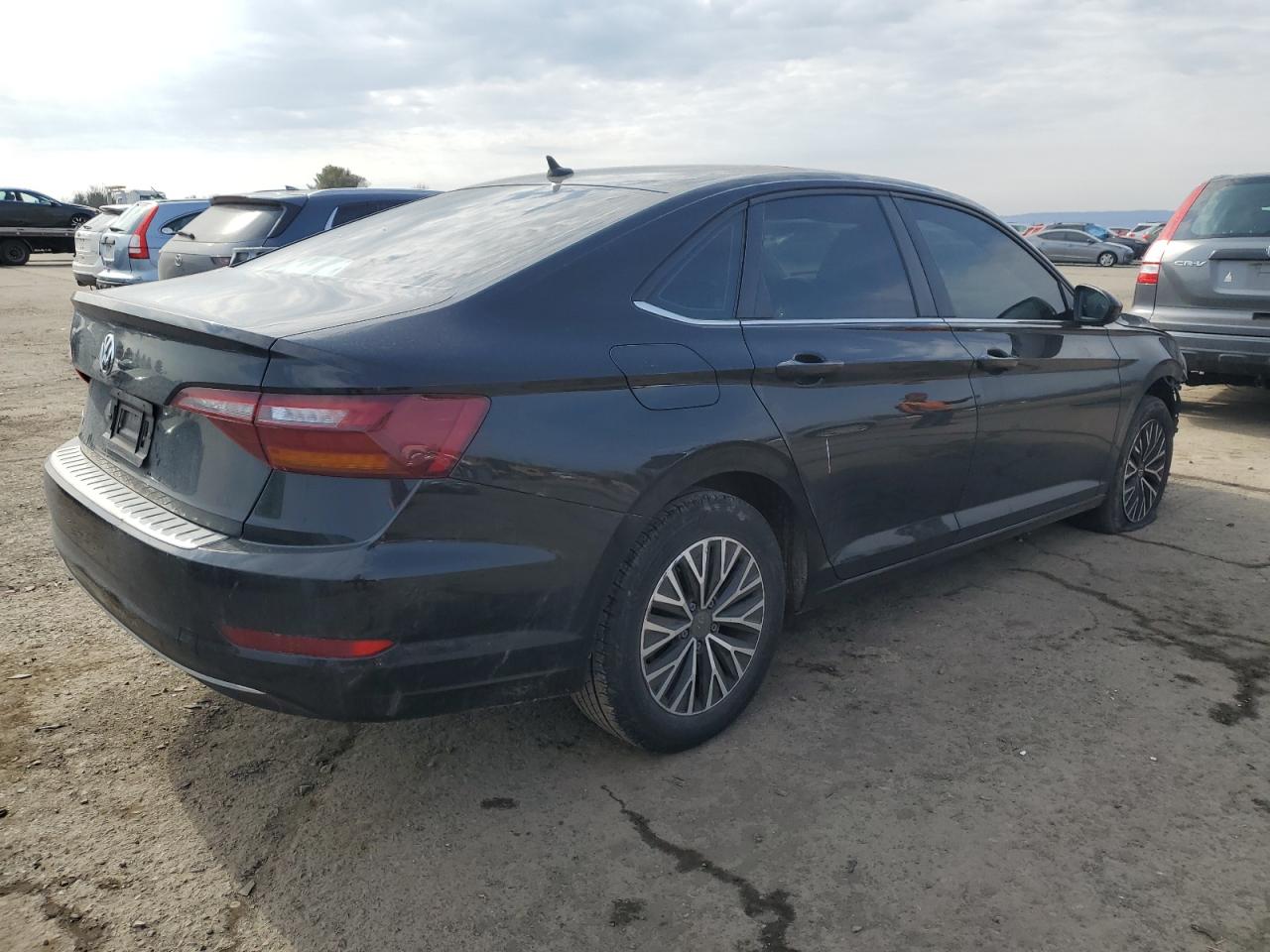 2019 Volkswagen Jetta - Image 3
