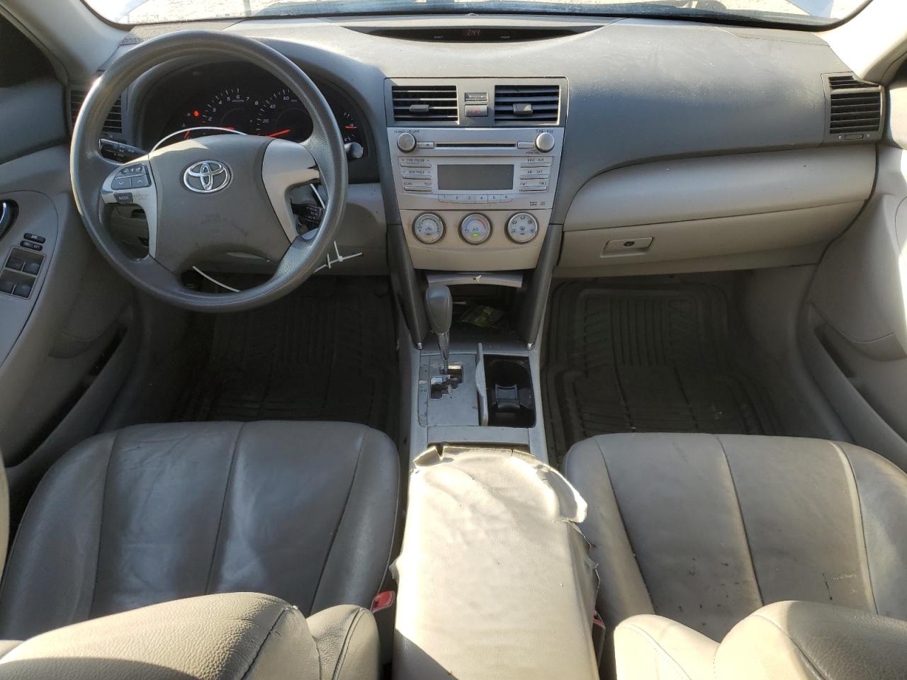 2010 Toyota Camry - Image 8