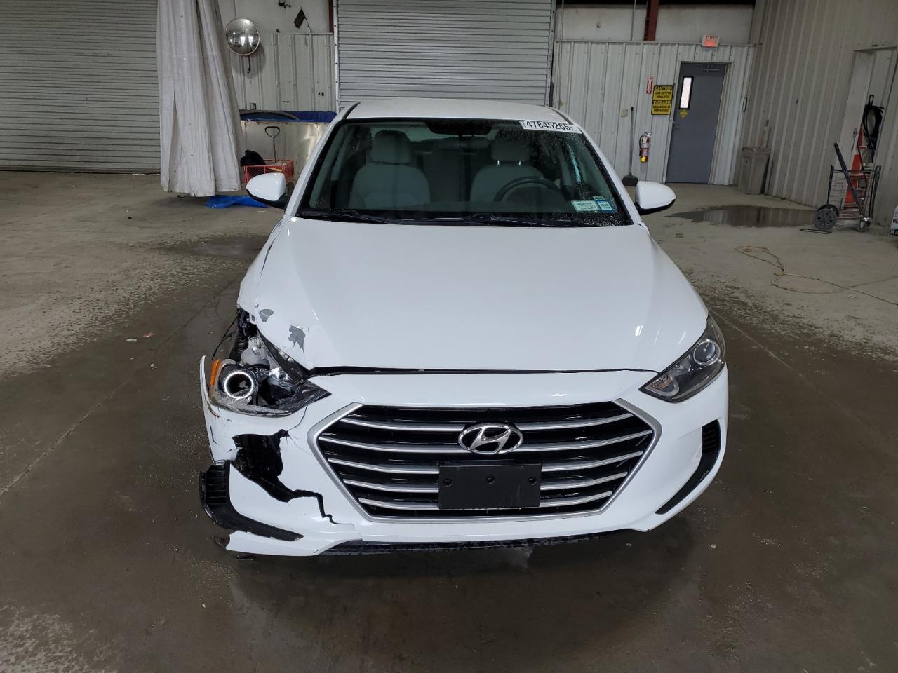 2017 Hyundai Elantra - Image 5