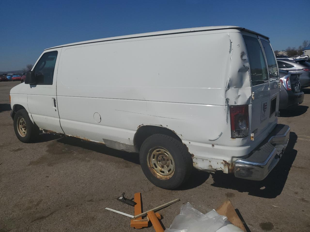 2005 Ford Econoline - Image 2