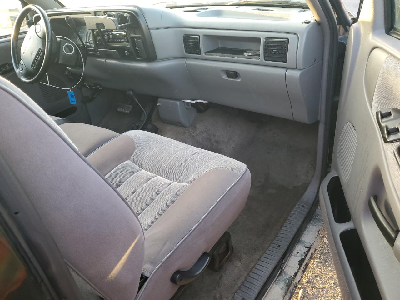 1996 Dodge Ram 1500 VIN: 3B7HF13Y2TG135439 Lot: 49233135