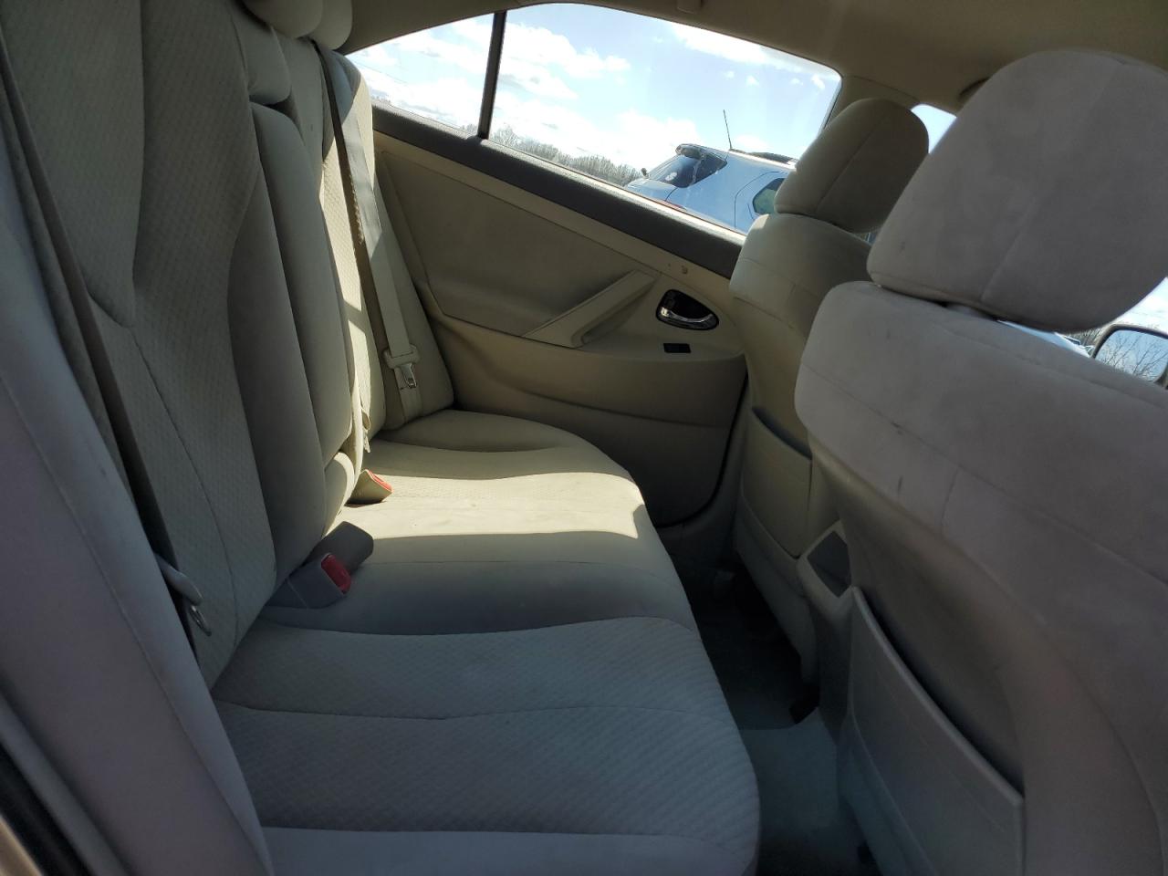 2009 Toyota Camry - Image 10