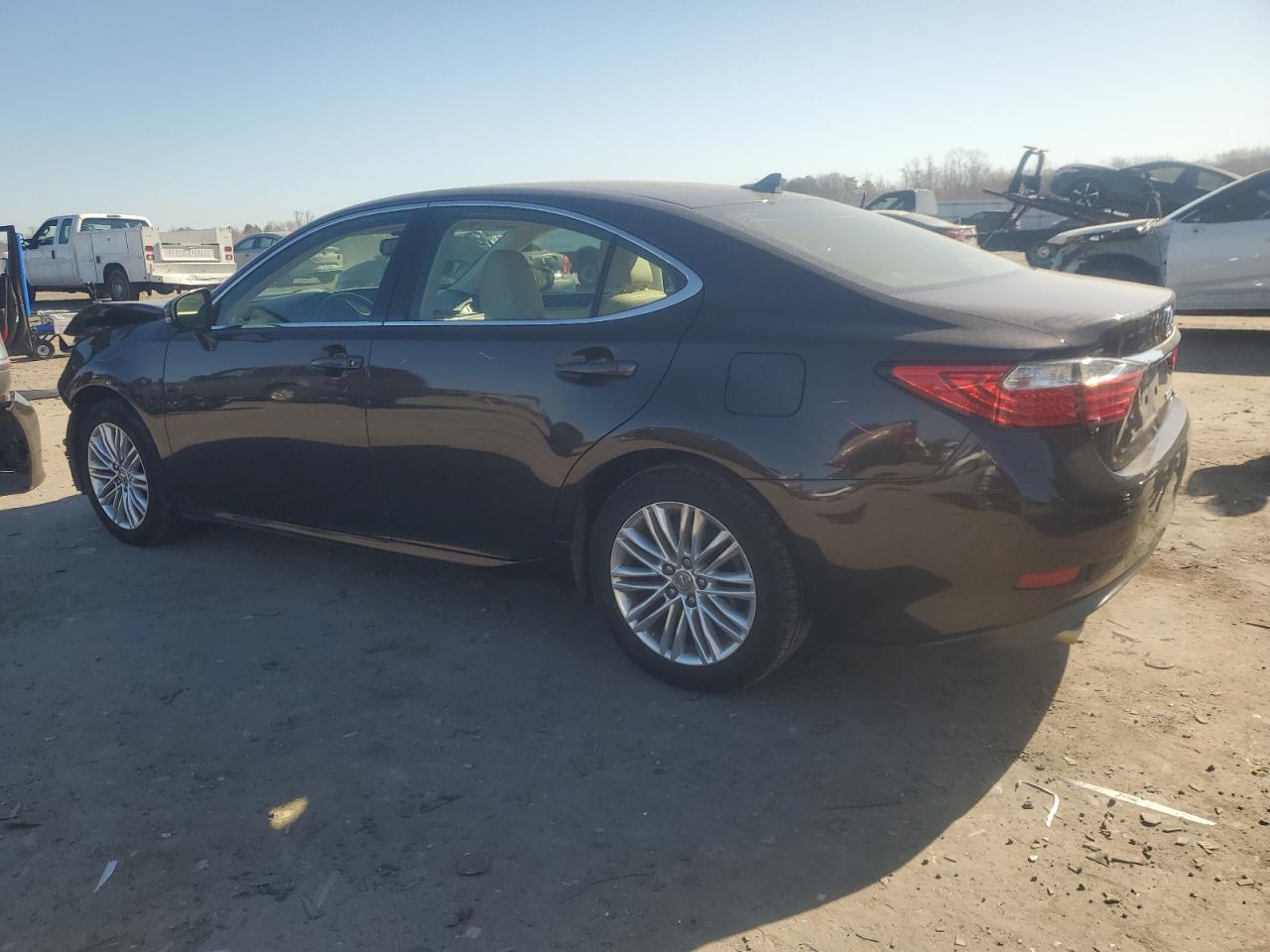2014 Lexus ES - Image 2
