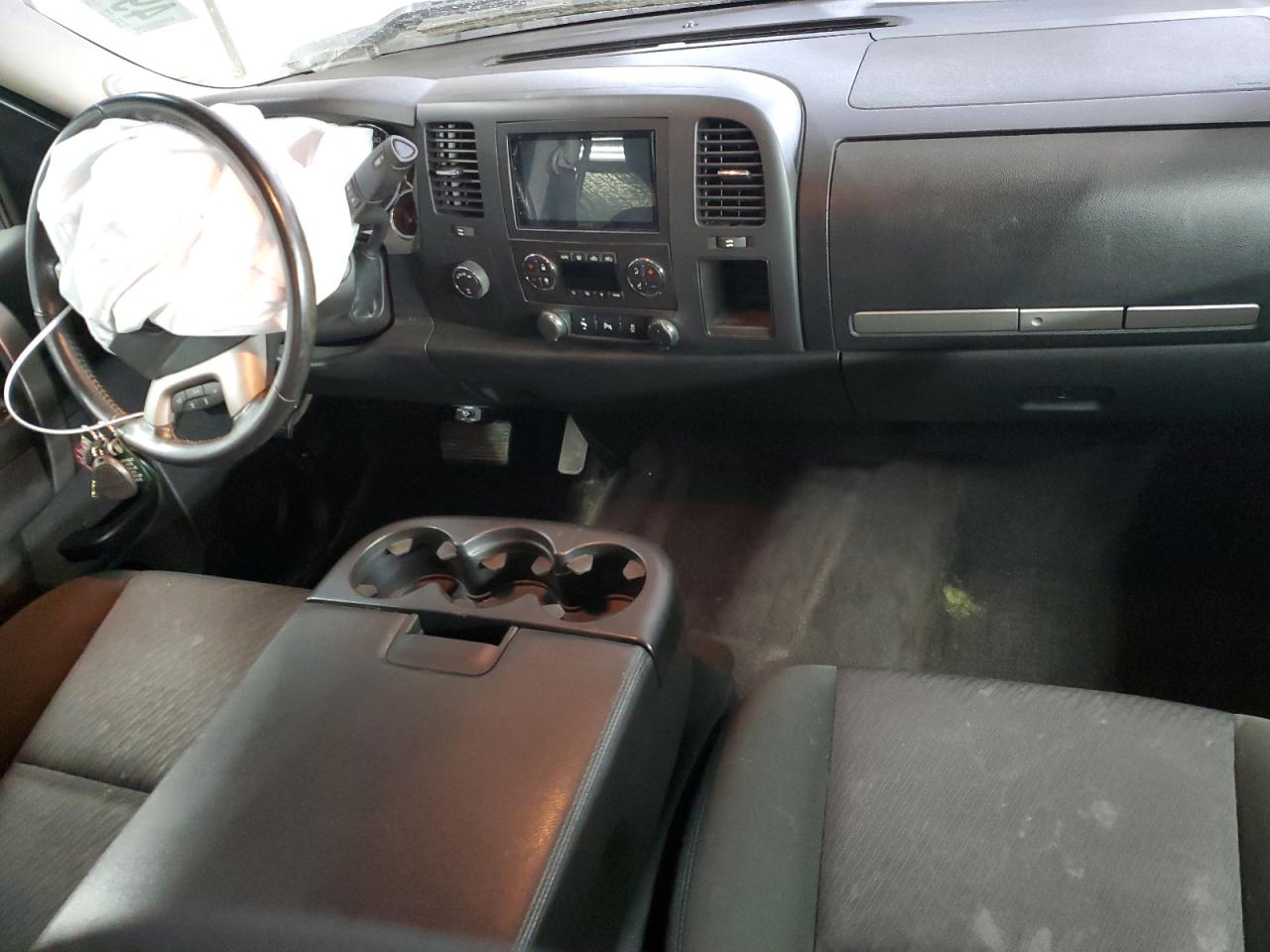2013 Chevrolet Silverado - Image 8
