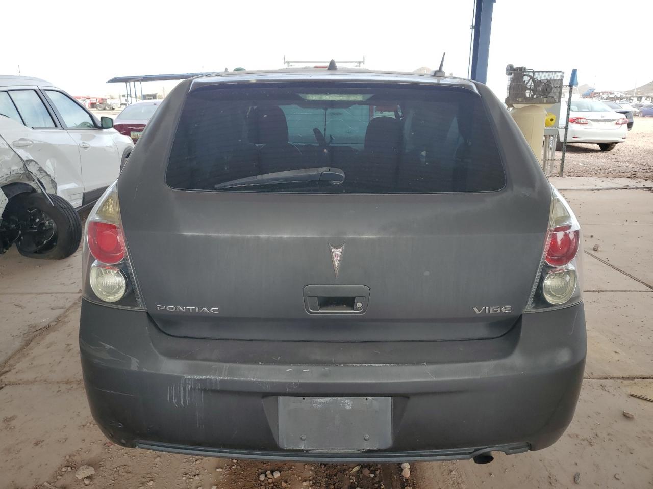 2010 Pontiac Vibe - Image 6