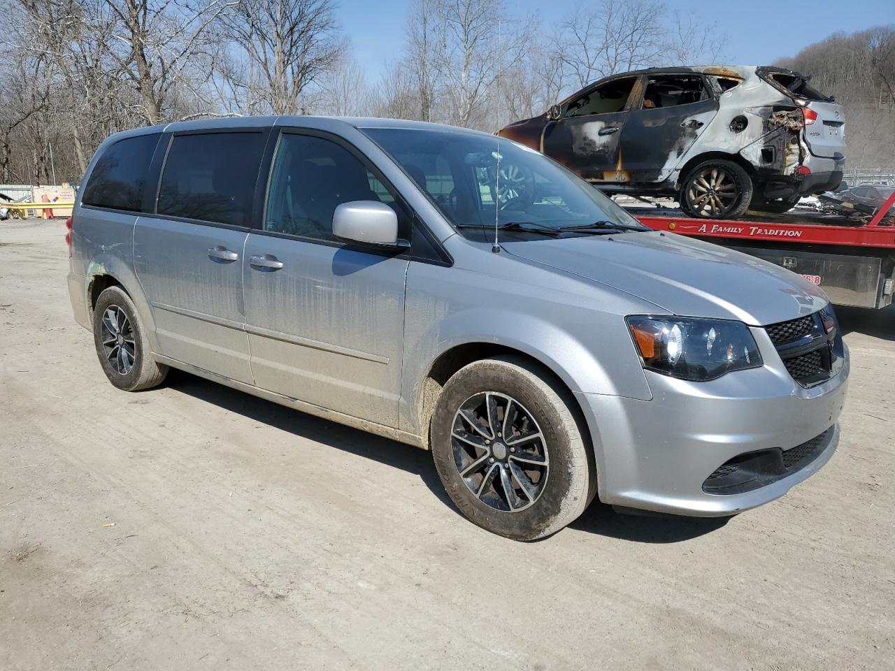 2015 Dodge Caravan - Image 4
