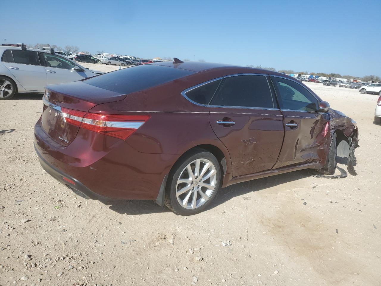 2014 Toyota Avalon - Image 3