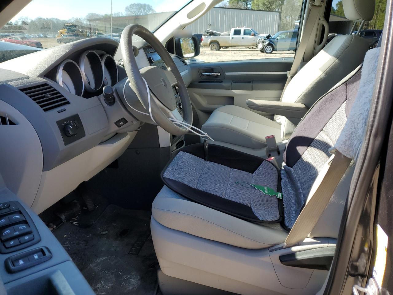 2010 Dodge Caravan - Image 7