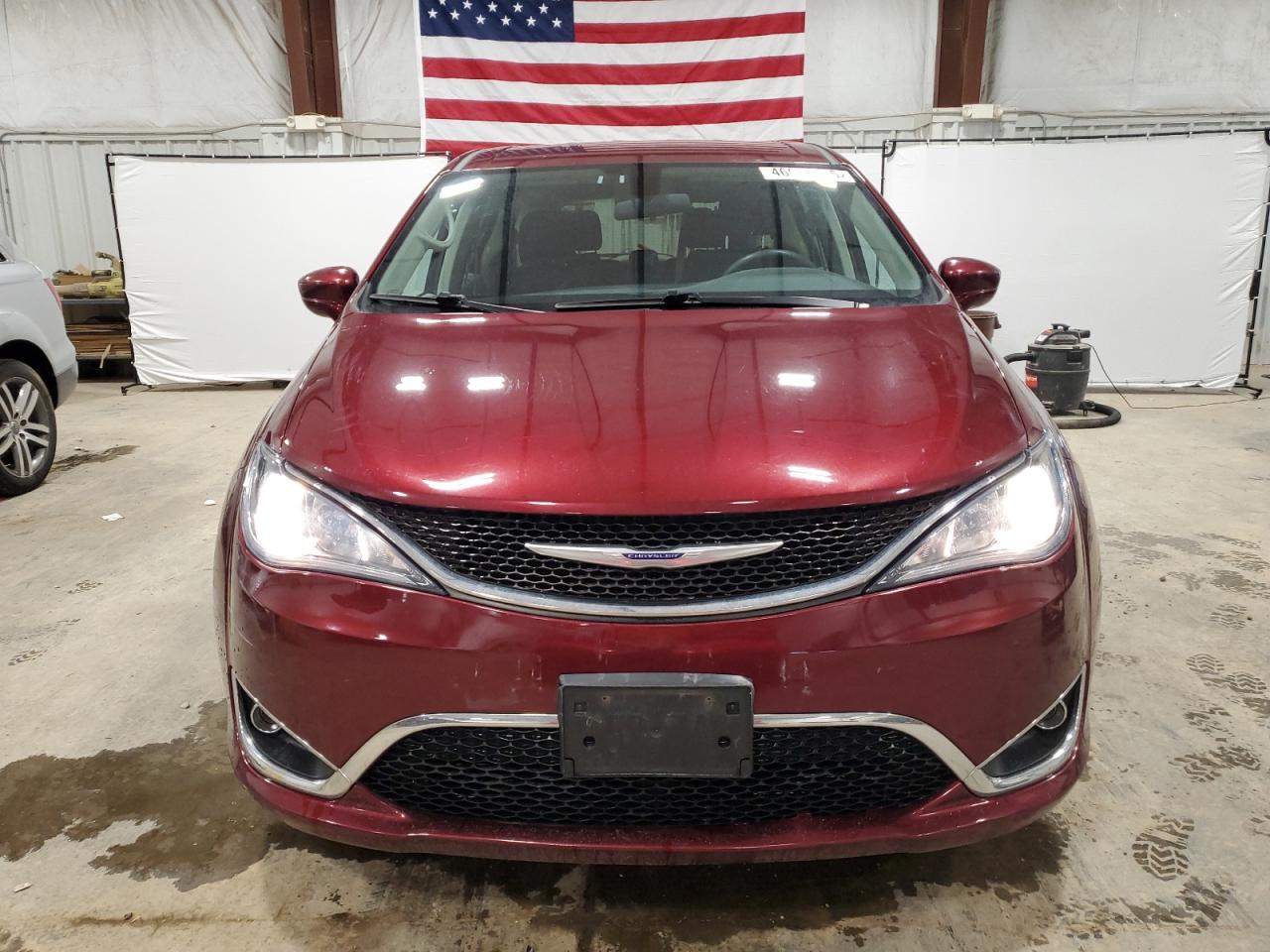 2018 Chrysler Pacifica - Image 5