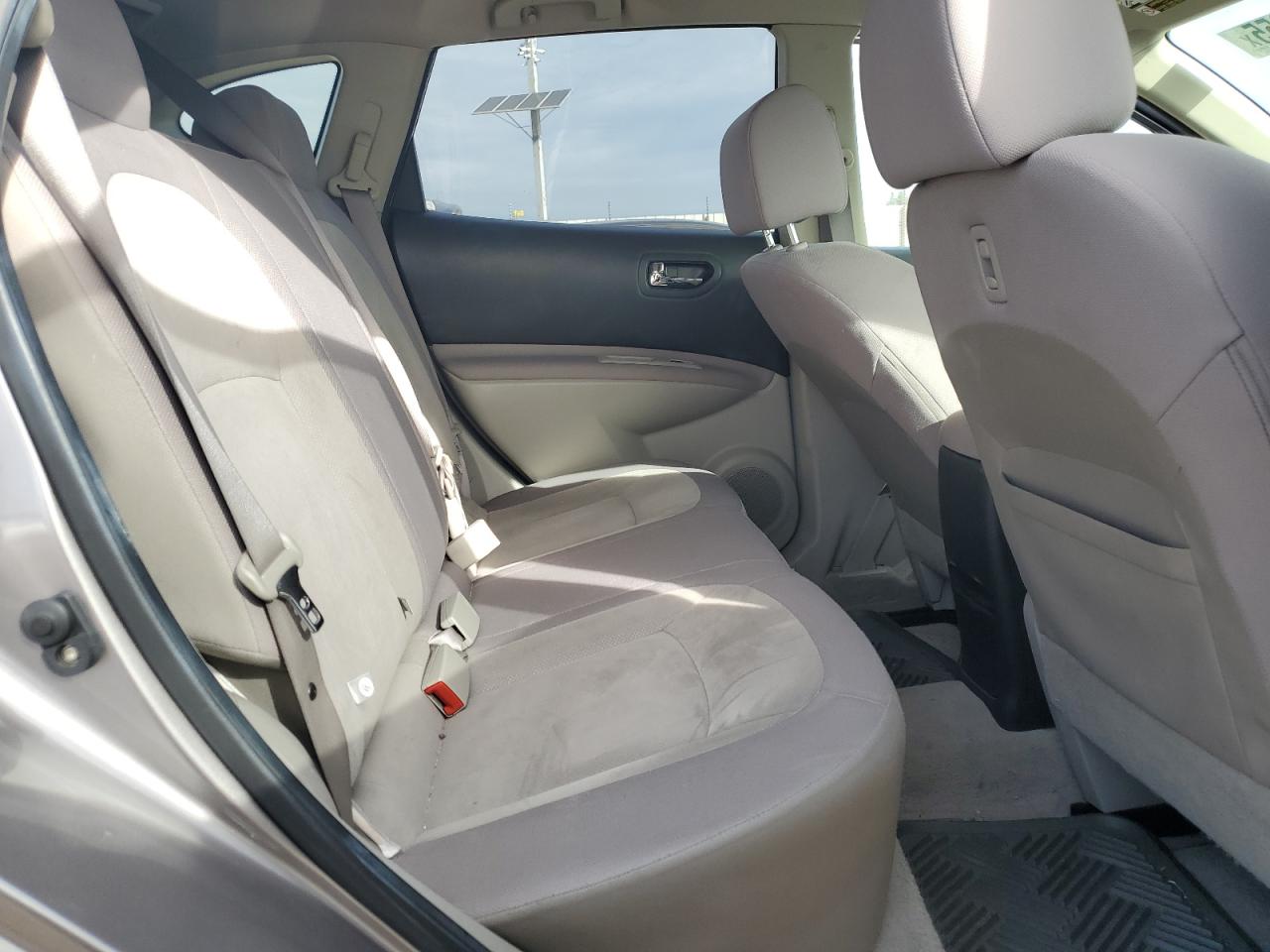 2010 Nissan Rogue - Image 11