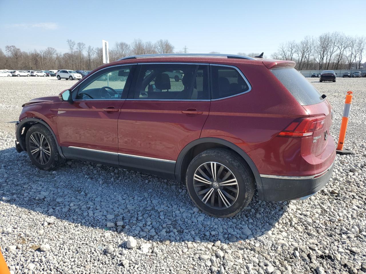 2018 Volkswagen Tiguan - Image 2