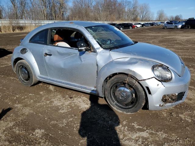 Хэтчбеки VOLKSWAGEN BEETLE 2015 Серебристый