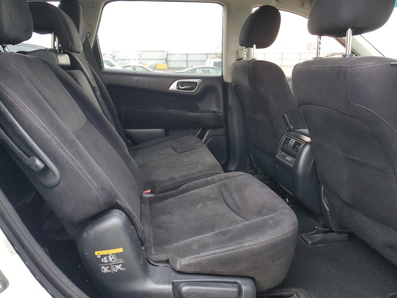 2014 Nissan Pathfinder - Image 11