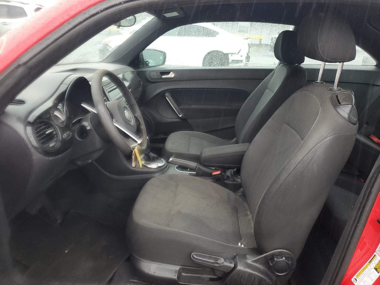 2014 Volkswagen Beetle - Image 7