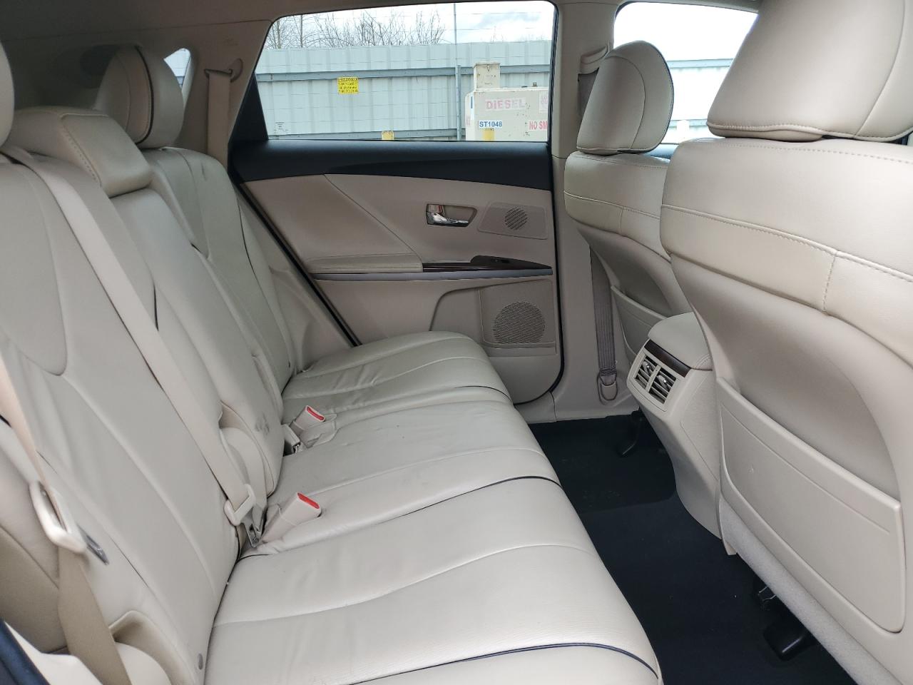 2010 Toyota Venza - Image 11