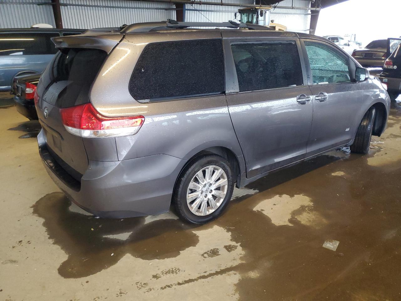2012 Toyota Sienna - Image 3