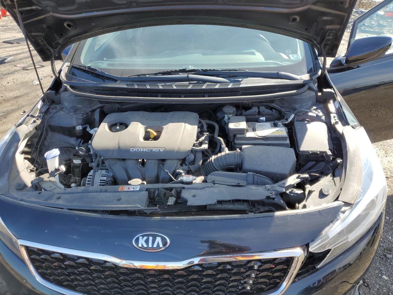 2017 Kia Forte - Image 12