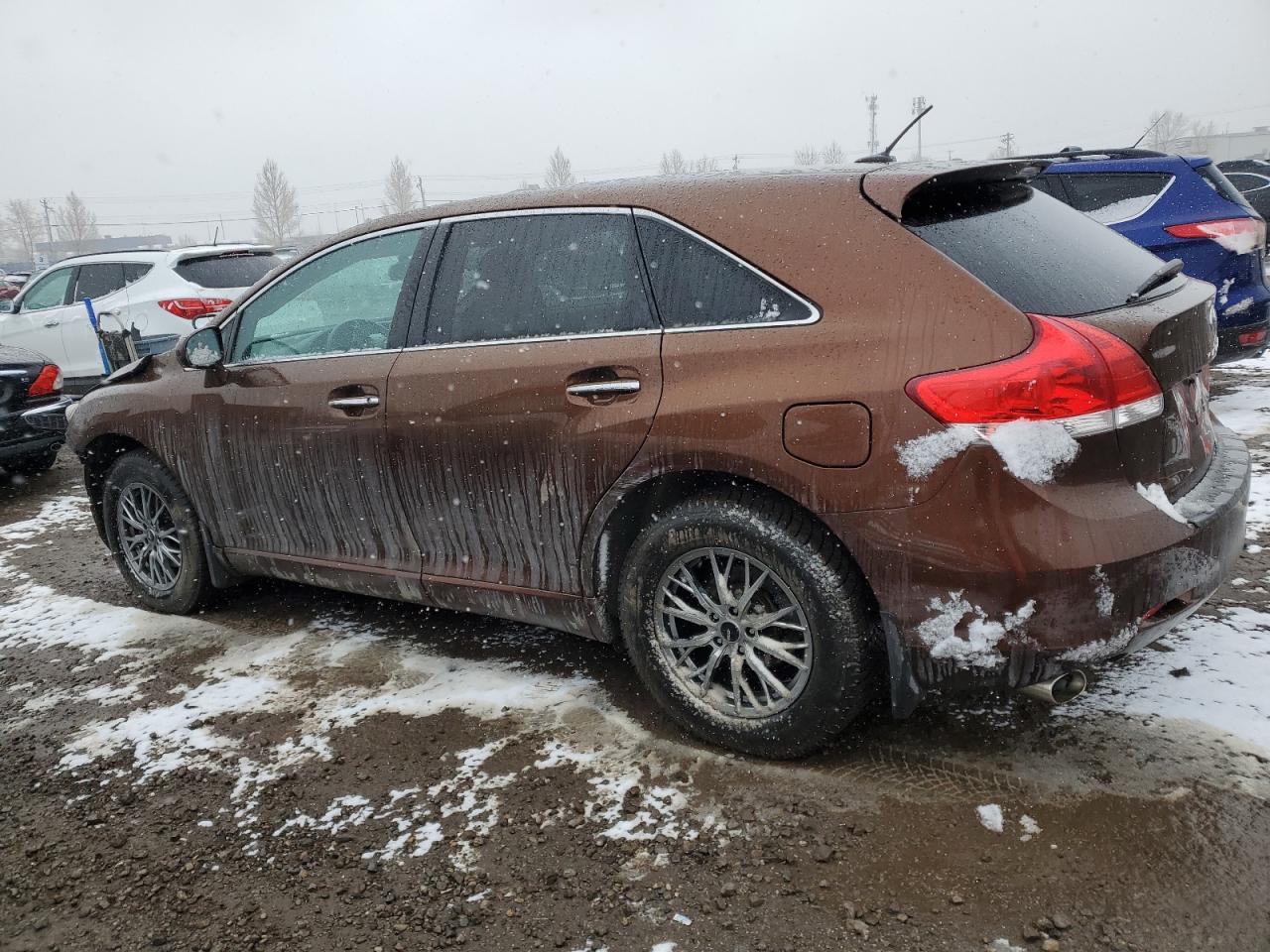 2011 Toyota Venza - Image 2