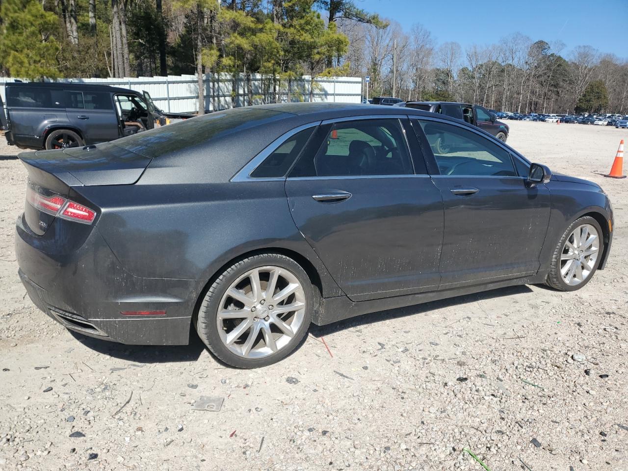 2015 Lincoln MKZ - Image 3