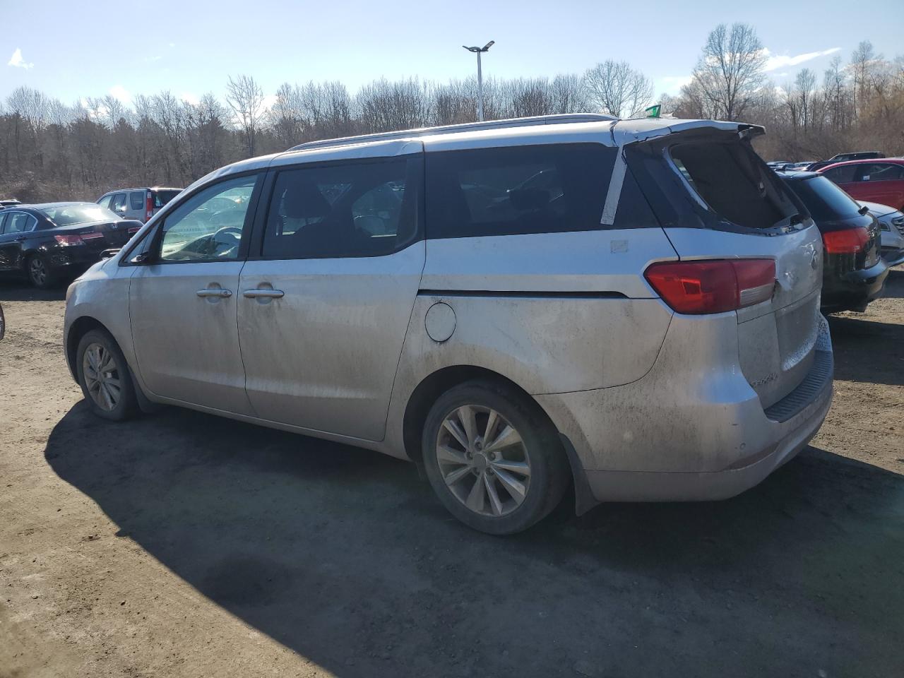 2016 Kia Sedona - Image 2