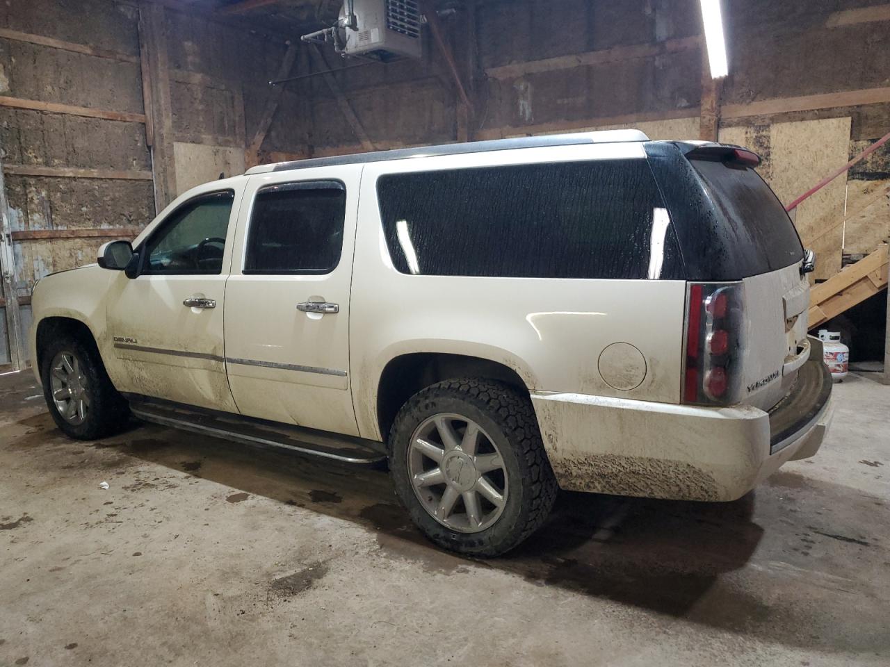 2013 GMC Yukon - Image 2